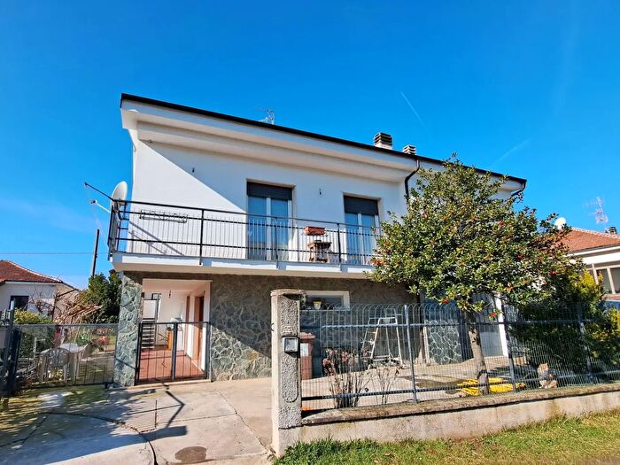 Casa con 7 locali in vendita in Cairo Montenotte