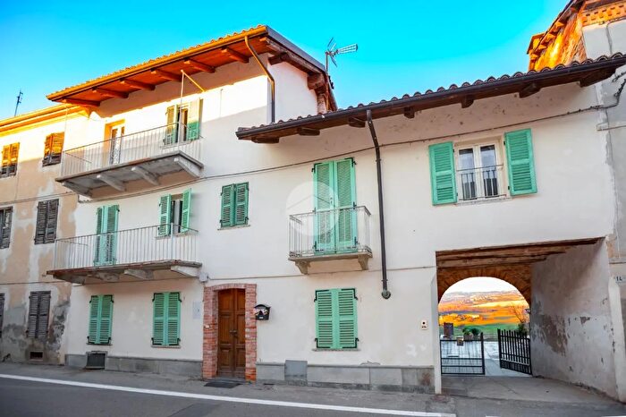 Casa con 6 locali in vendita in Via Pastrone, CastellAlfero