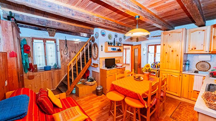 Appartamento quadrilocale in vendita in Sueglio