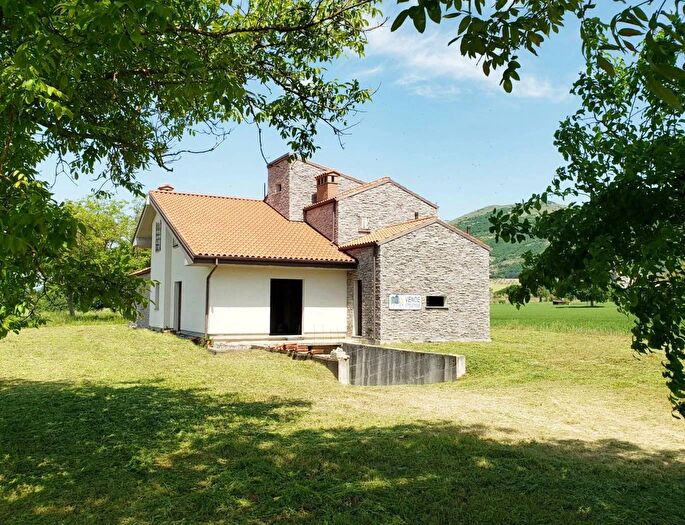 Casa con 13 locali in vendita in Via Gentile da Fabriano Gubbio, Gubbio