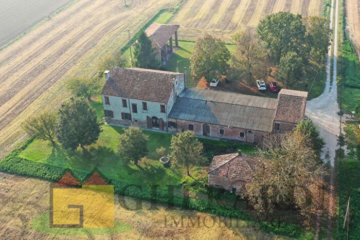 Casa con 10 locali in vendita in Via Coronella, Vigarano Mainarda