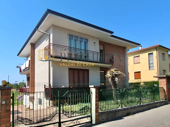 Appartamento quadrilocale in vendita in Via Tintoretto, Peschiera Del Garda