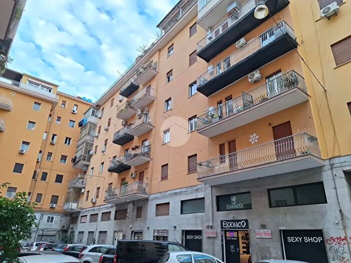 Appartamento trilocale in vendita in Via Rodrigo Pantaleone, Palermo