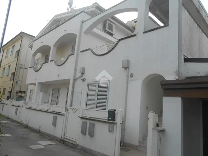 Appartamento quadrilocale in vendita in Via Garibaldini, Comacchio