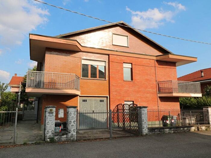 Appartamento con 5 locali in affitto in Via Carlo Goldoni, Hella, Rivalta di Torino