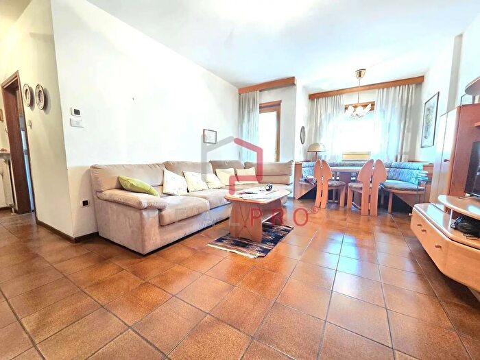 Appartamento trilocale in vendita in Via S Giacomo, Laives