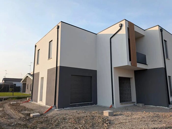 Casa con 5 locali in vendita in Via Vittime delle Mafie, San Pietro In Casale