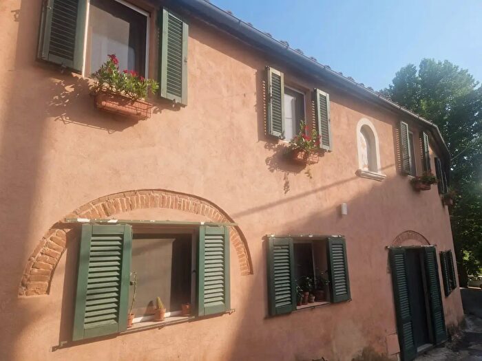 Casa con 6 locali in vendita in Centofanti, Calci