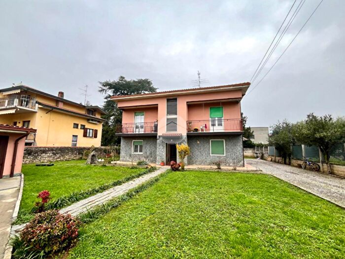 Appartamento bilocale in vendita in Via Seriole, Grumello Del Monte