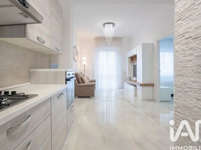 Appartamento con 5 locali in vendita in Via Fiumesino, Falconara Marittima