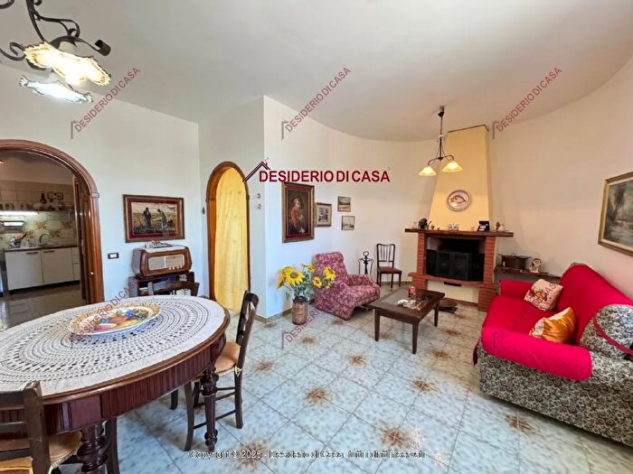 Casa con 8 locali in vendita in Misilmeri