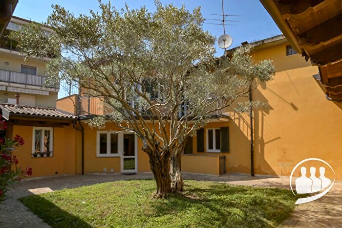 Casa con 6 locali in vendita in Via Boschis, Venaria Reale