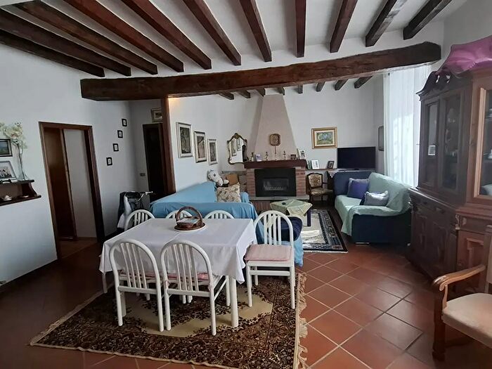 Casa quadrilocale in vendita in Via Mameli, Rivergaro