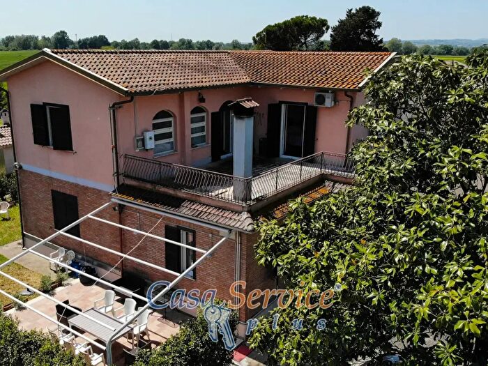 Casa con 6 locali in vendita in Via dei Girasoli, Montelibretti