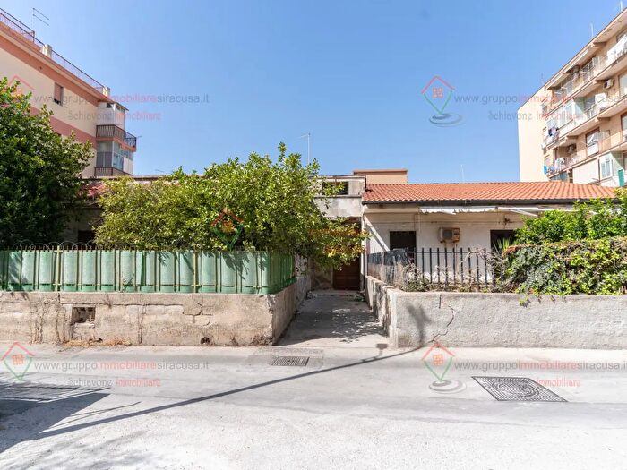 Casa con 6 locali in vendita in Siracusa