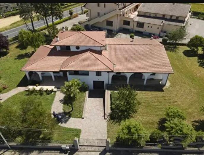 Casa con 6 locali in vendita in Via dellArtigianato, Capodimonte