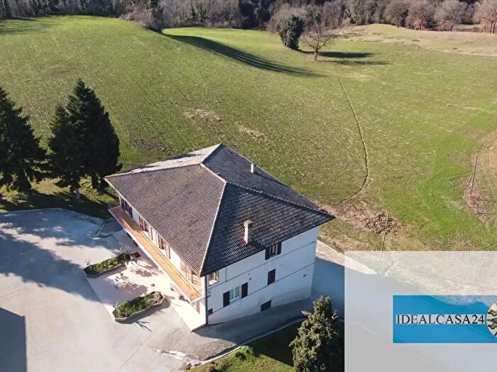 Casa con 5 locali in vendita in Camporotondo di Fiastrone Cda Colvenale, Camporotondo Di Fiastrone