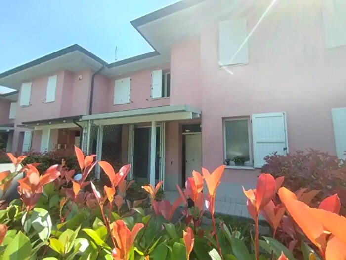 Casa con 5 locali in vendita in Via Brigata Ebraica, Ravenna