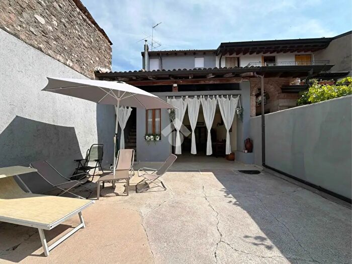 Appartamento quadrilocale in vendita in Via Giuseppe Mazzini, Calcinato