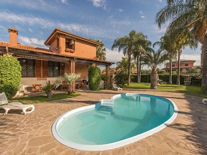 Casa con 5 locali in vendita in Via Aurelio Milloss, Roma