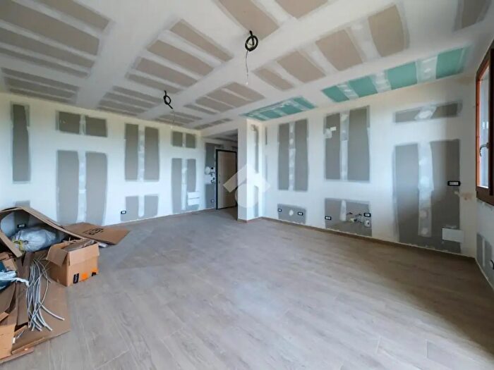 Appartamento trilocale in vendita in Via Bazzana Inferiore, Assago