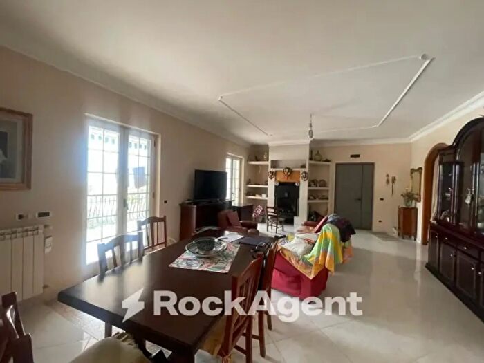 Appartamento con 5 locali in affitto in Via Mutulano, Lettere