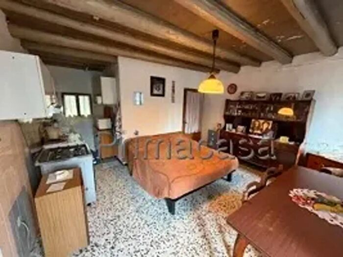 Casa con 6 locali in vendita in Via Martiri della Liberta', Zimella