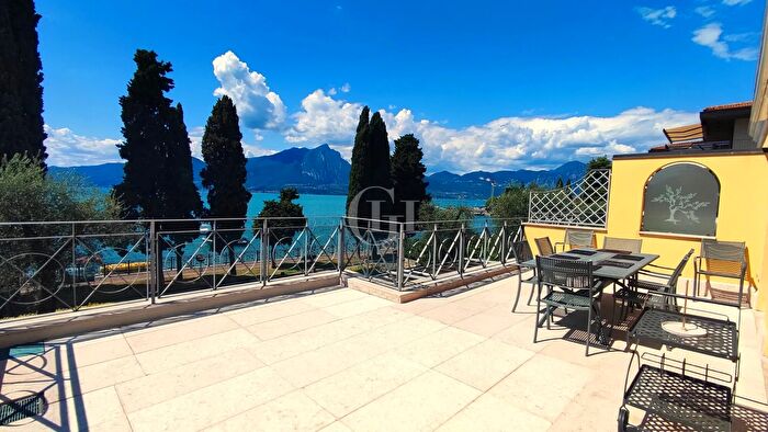 Appartamento quadrilocale in vendita in Torri Del Benaco