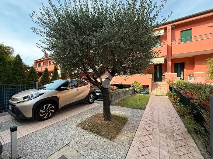 Casa quadrilocale in vendita in Via Diaz, Salzano