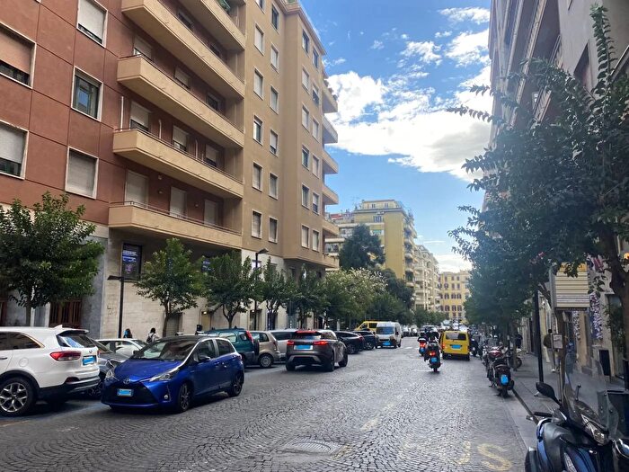 Appartamento trilocale in vendita in Via San Pasquale Napoli, Napoli