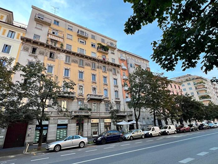 Appartamento trilocale in affitto in Via Sardegna, Washington, Milano