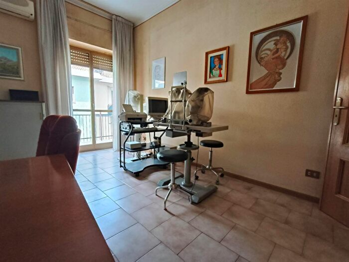 Appartamento quadrilocale in vendita in Via Zingarelli, Catania