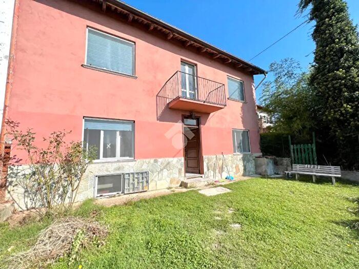Casa quadrilocale in vendita in Via alle Scuole, Cossombrato