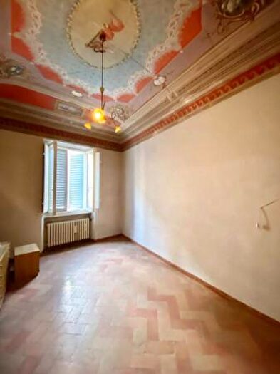 Appartamento con 6 locali in vendita in Urbino