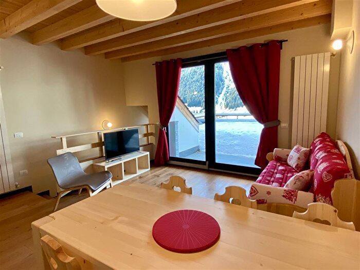 Appartamento trilocale in affitto in Via Magri, Foppolo