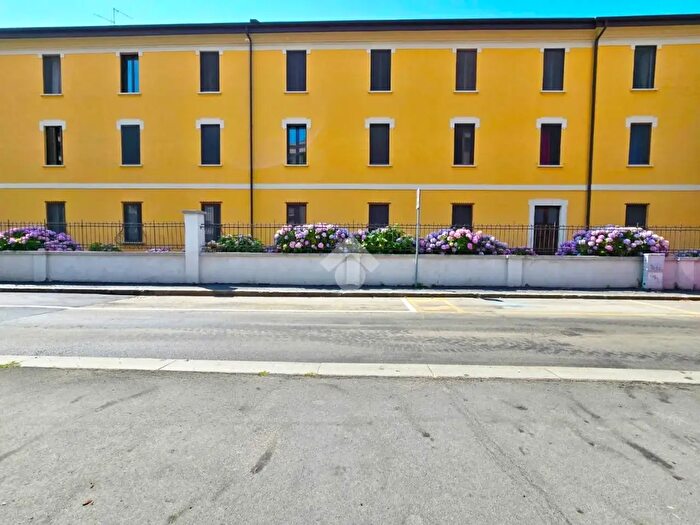 Appartamento bilocale in vendita in Via Palanzone, Milano