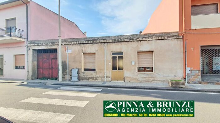 Casa in vendita in Cabras Via Tharros Cabras, Cabras