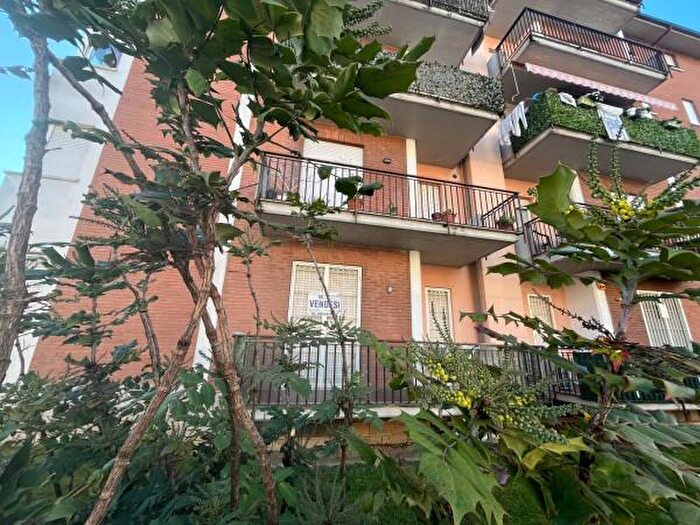Appartamento trilocale in vendita in Viale Dante Alighieri, Romano Di Lombardia