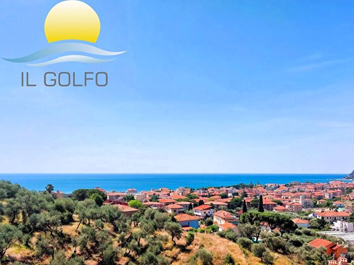 Casa con 17 locali in vendita in Via Monade, Diano Marina