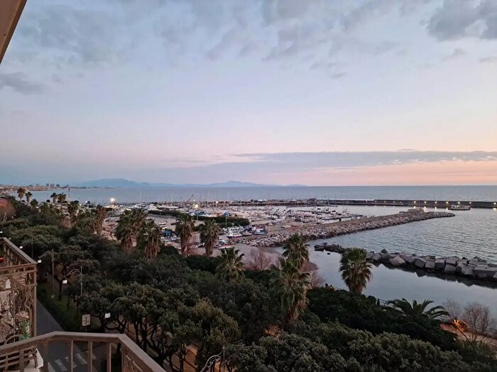 Appartamento con 6 locali in vendita in Corso Garibaldi, Salerno