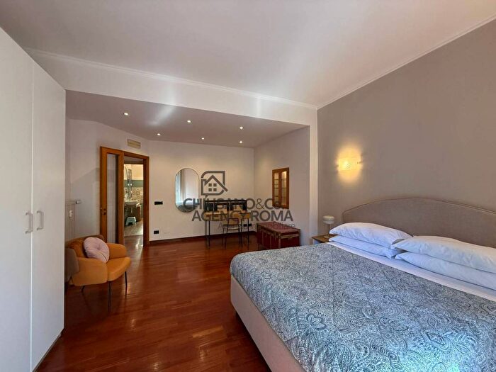 Appartamento trilocale in affitto in Via Sermide, Re di Roma, Roma