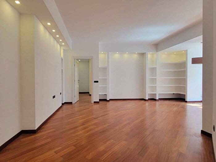 Appartamento trilocale in affitto in Via Paolo Lomazzo, Paolo Sarpi, Milano