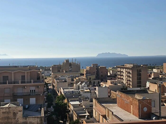 Appartamento con 6 locali in vendita in Marsala