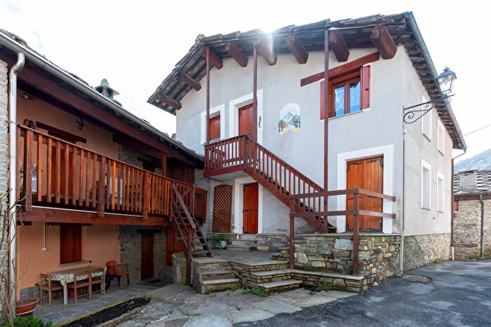 Casa bilocale in vendita in Via Ruata, Crissolo