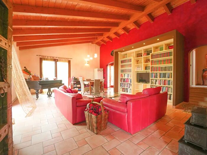 Casa con 6 locali in vendita in Via Colombarina, Poggio Torriana