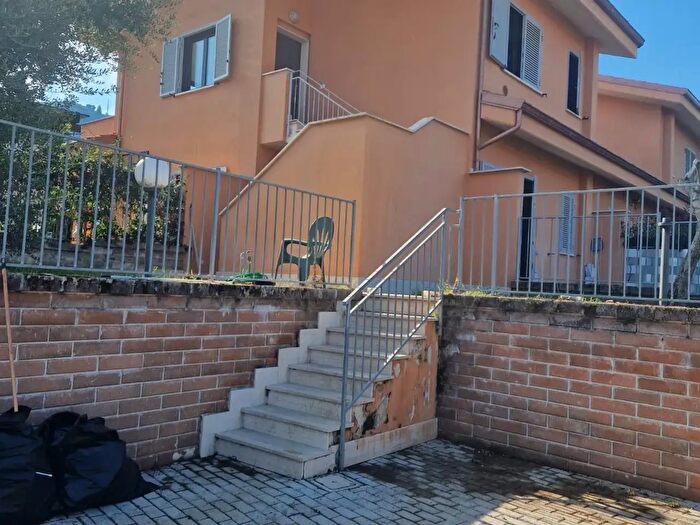 Appartamento trilocale in vendita in Via dei Tigli, Rocca Di Papa