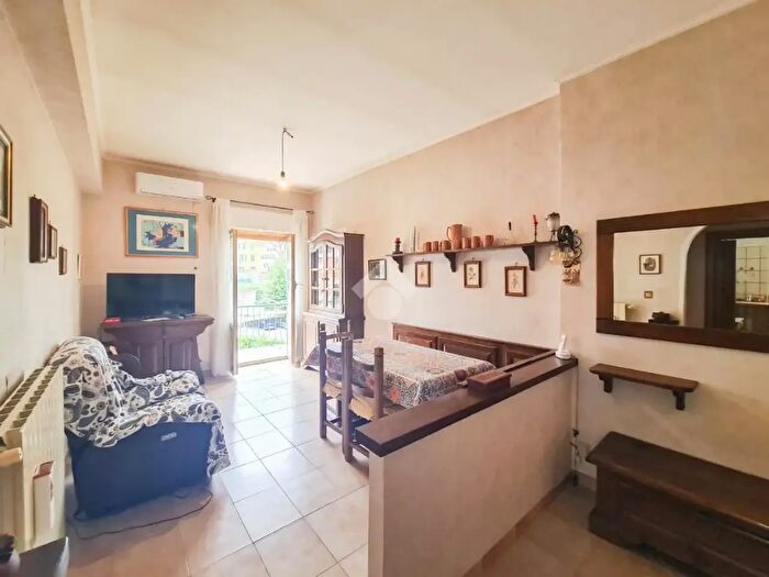 Appartamento bilocale in vendita in Via Angelo Fava, Roma