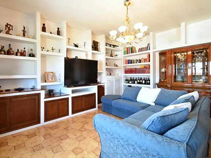 Appartamento con 5 locali in vendita in Via del Murillo, Latina