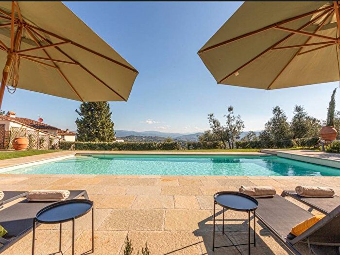 Casa con 6 locali in affitto in Impruneta