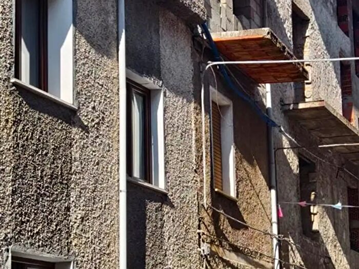 Casa con 12 locali in vendita in Bitti